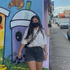 Black Urban Outfitters BDG mom shorts